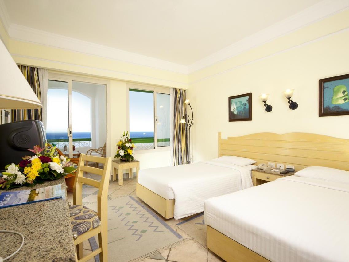 Resort Coral Tiran 4*