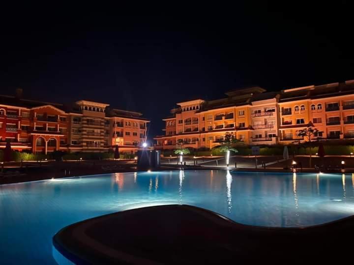 Porto Hosts & * Sharm el-Sheikh
