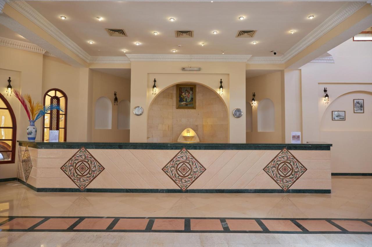 Protels Crystal Hotel 4*