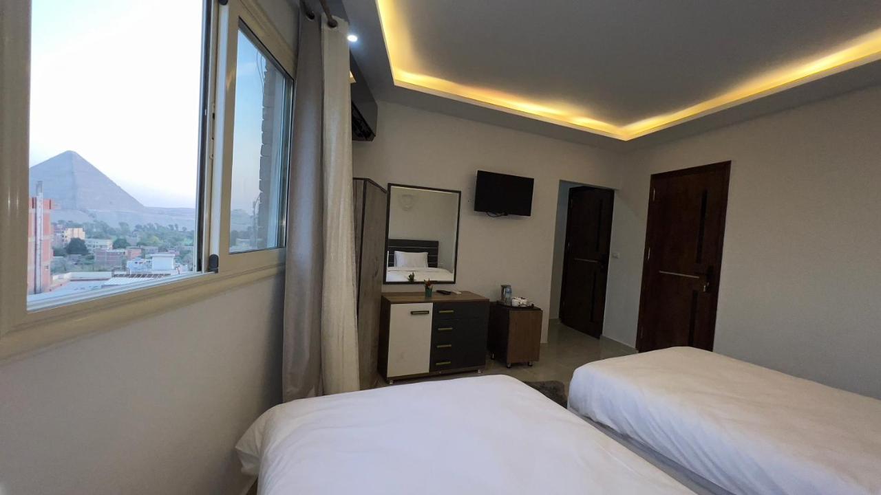 Hotel Pyramids Tower View