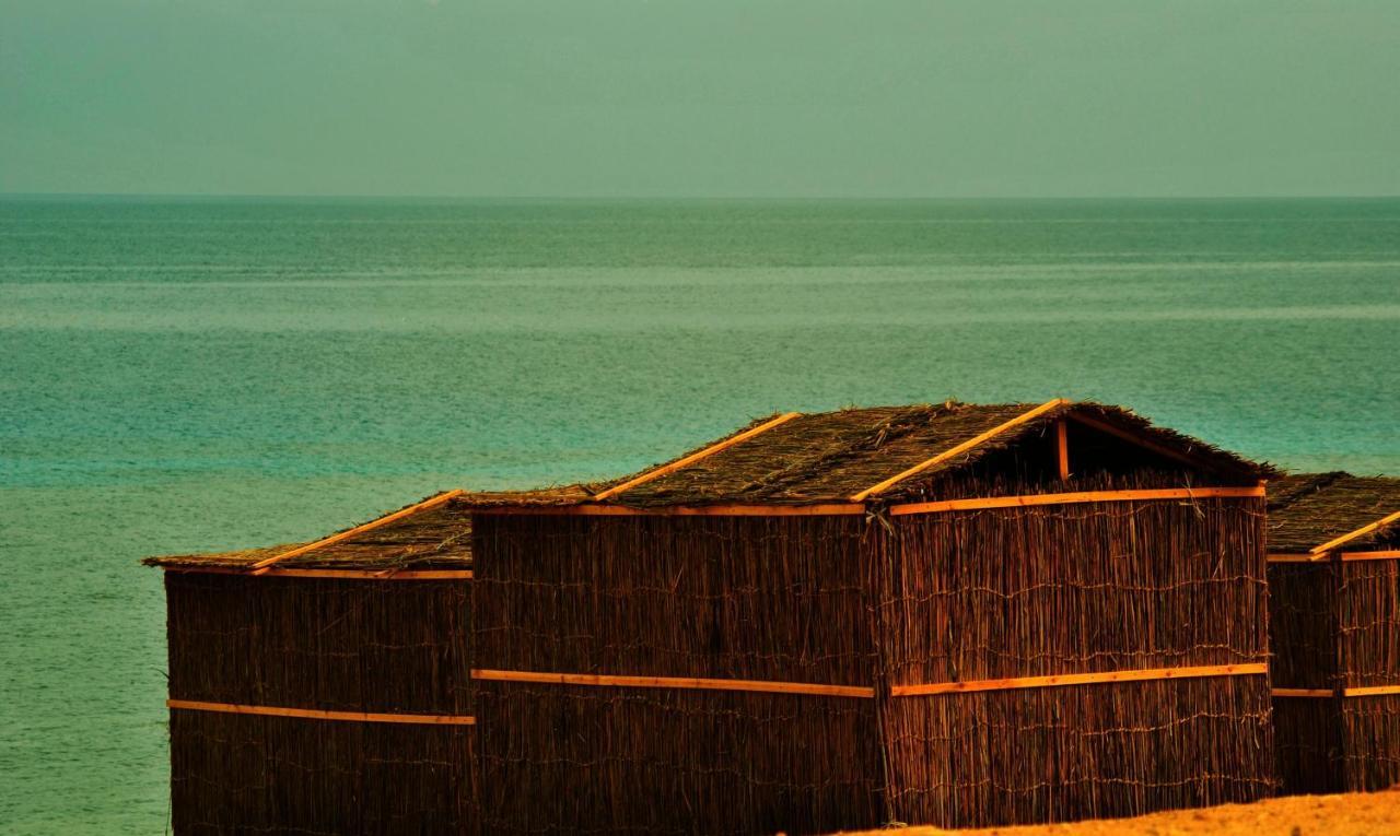 New Moon Island Camp Lodge *
