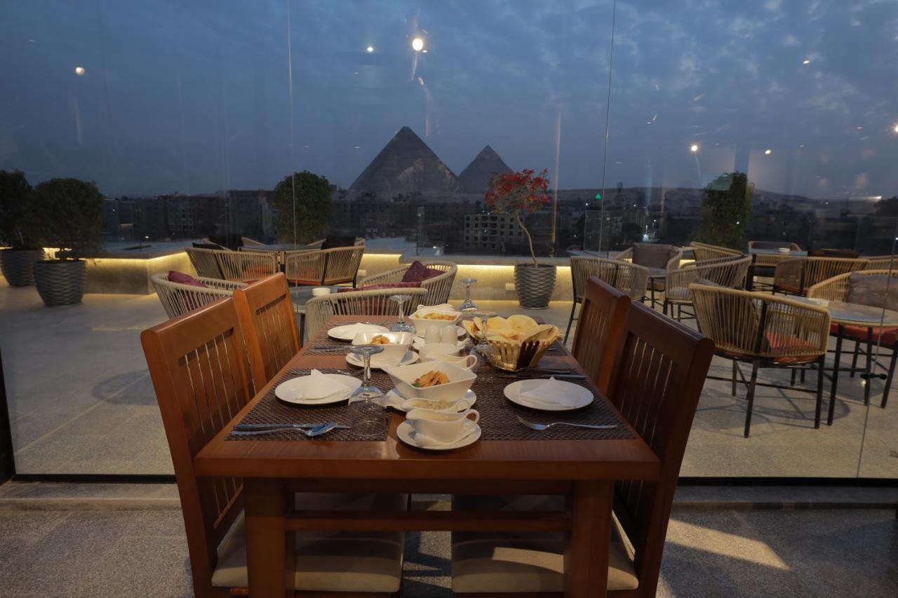 Pyramid Front *