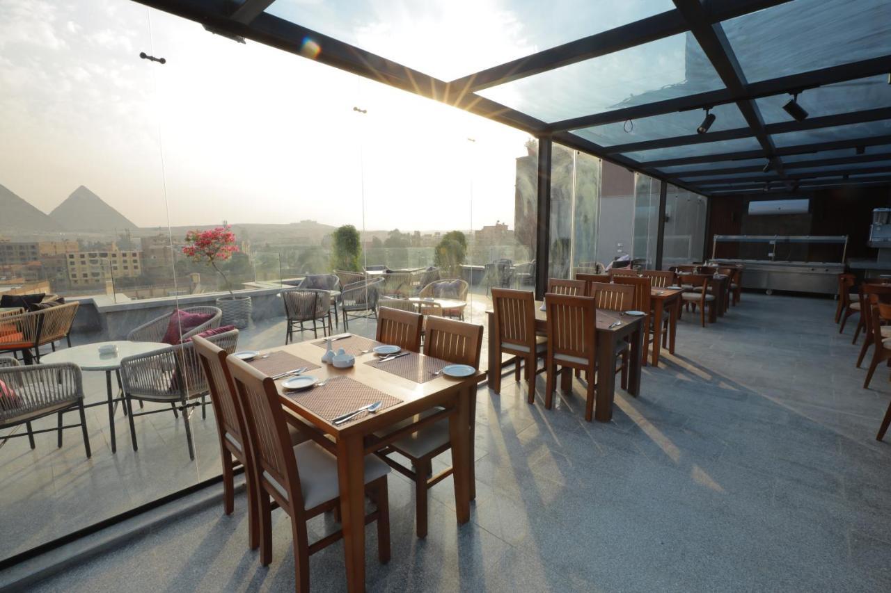 Hotel Pyramid Front Al Kawm al Akhdar