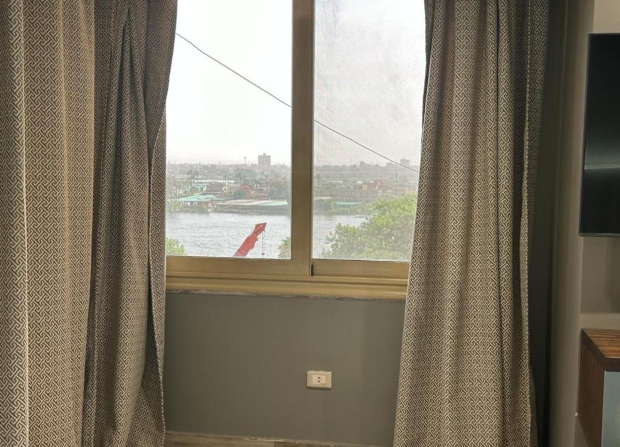 Hotel Grand Bayan & At Nile Plaza 2*