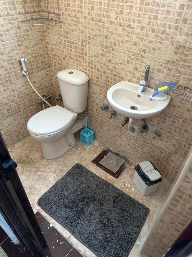 In A Compound With A Rooftop In Sheikh Zayed Villa Sheikh Zayed City