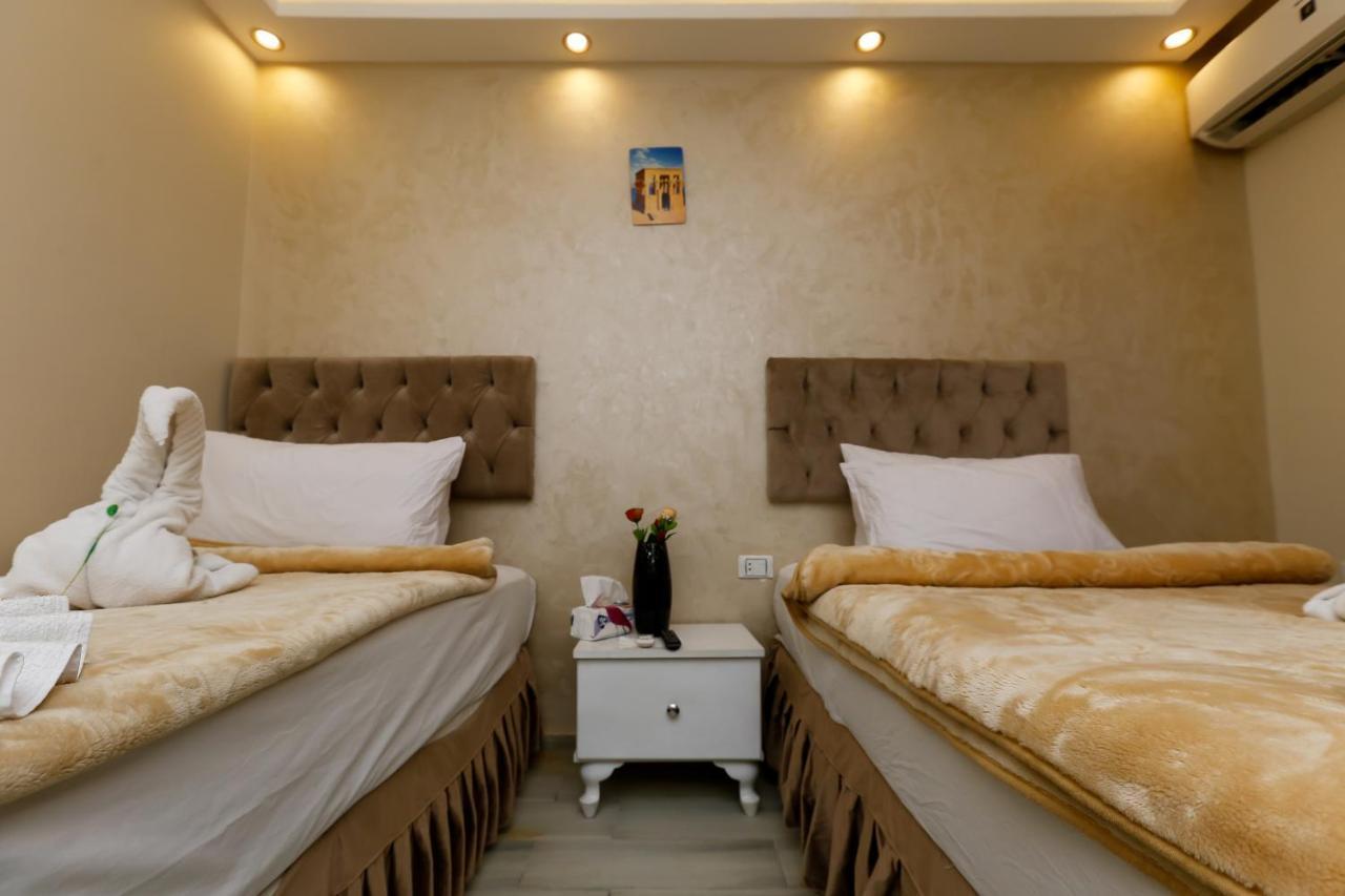 Venus Pyramids - Roof Access W Free Break Fast Guest house