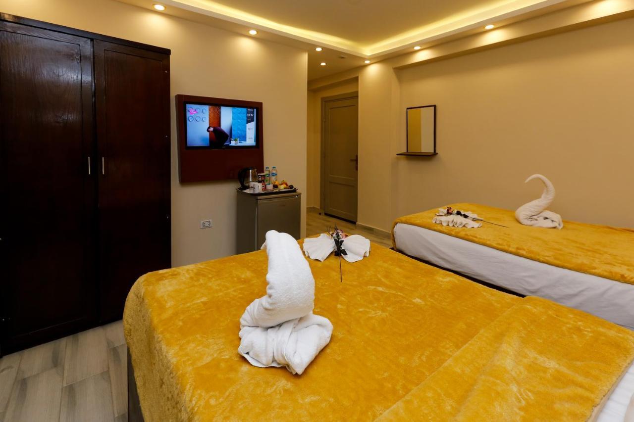 Guest house Venus Pyramids - Roof Access W Free Break Fast Kafrat al Jabal