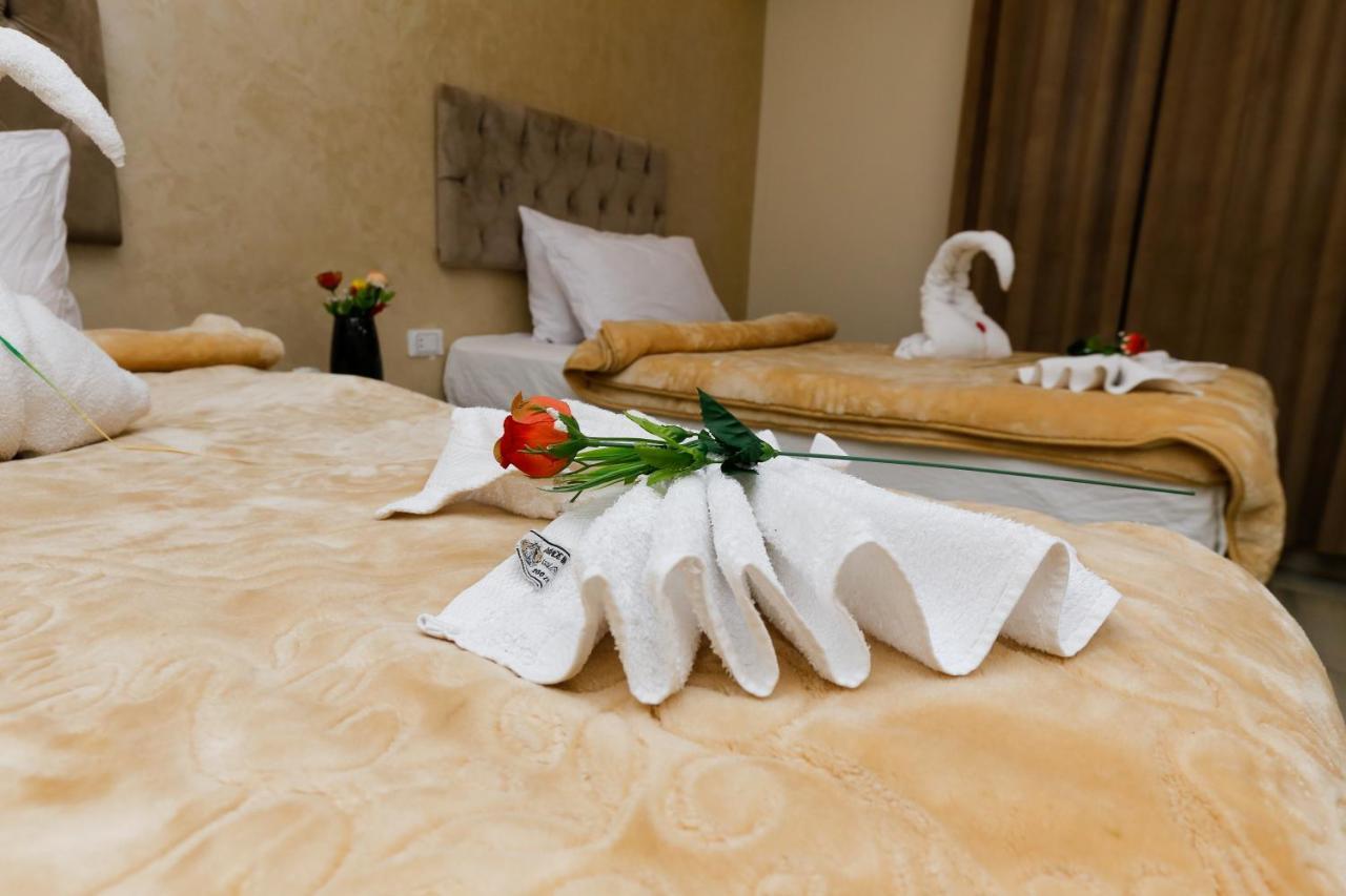 Guest house Venus Pyramids - Roof Access W Free Break Fast Kafrat al Jabal