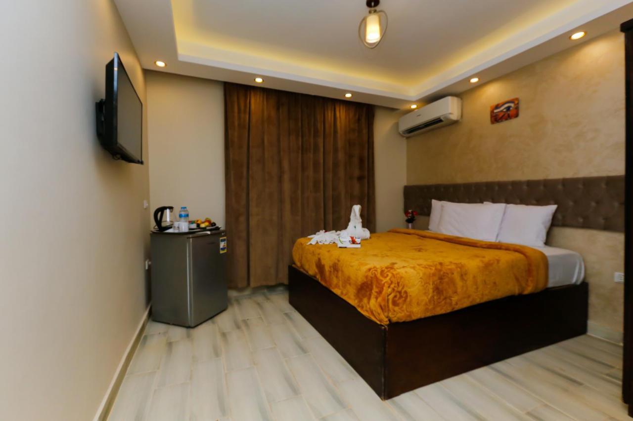Guest house Venus Pyramids - Roof Access W Free Break Fast Kafrat al Jabal