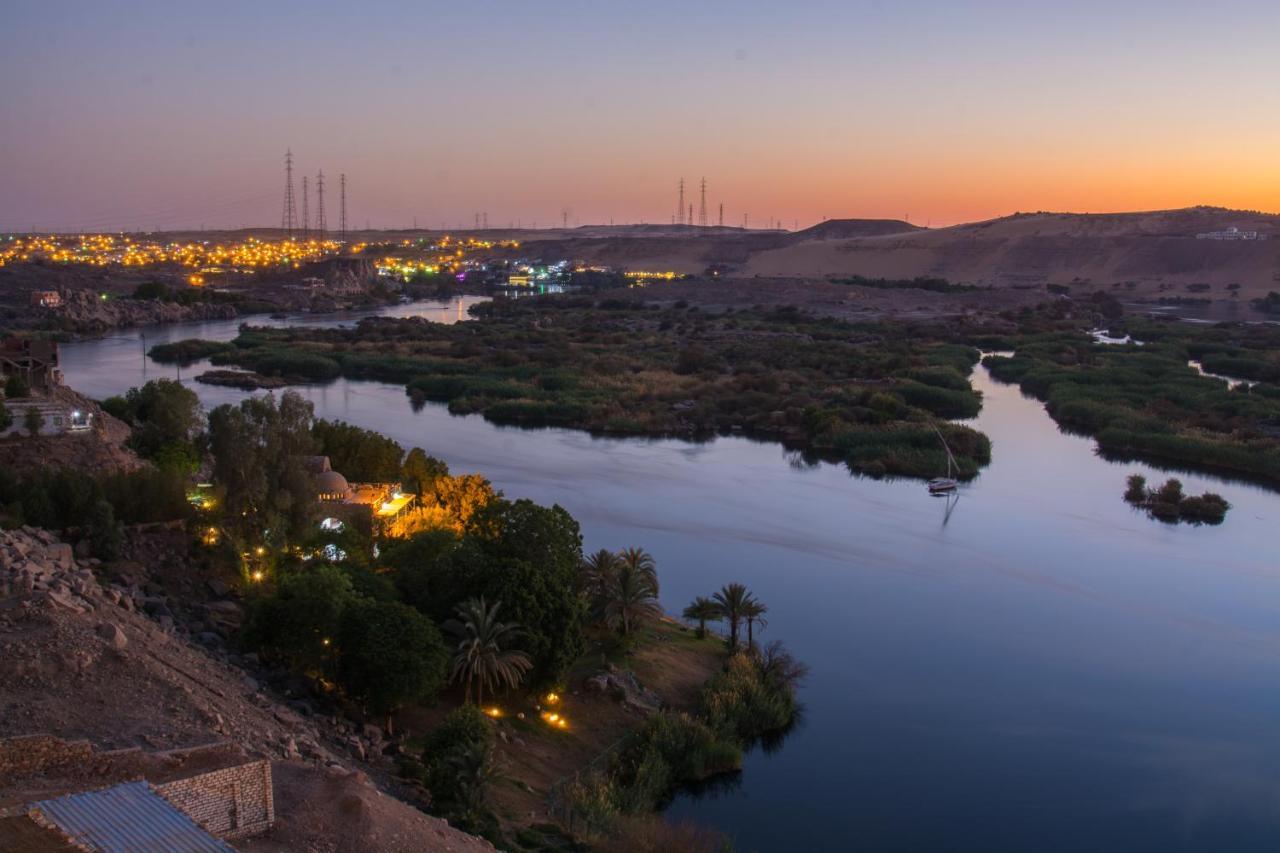 Nile Palace *