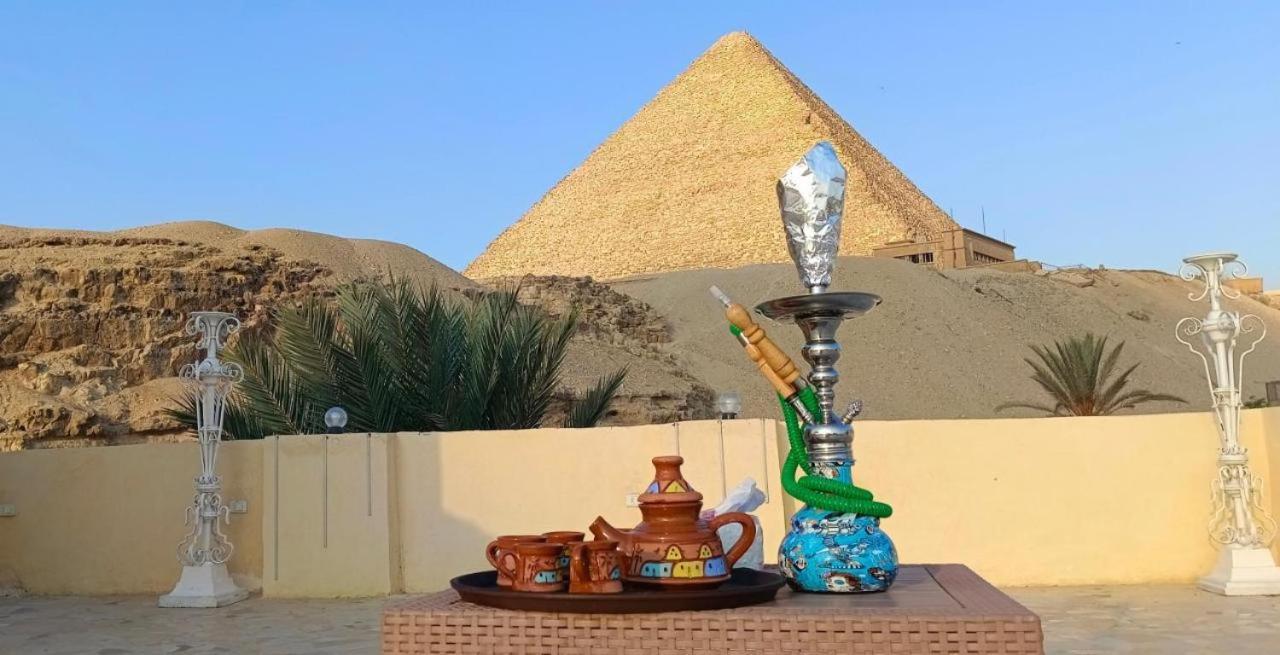 Pyramid View *