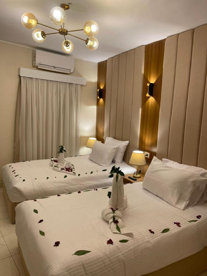 Pyramid View Bed & Breakfast *