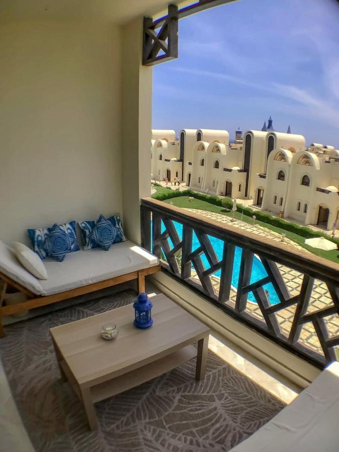 Aparthotel Luxury Beachfront Studio- Foreign Nationals Only