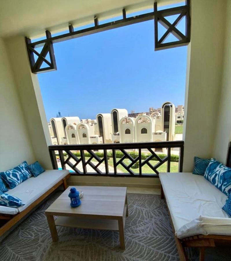Luxury Beachfront Studio- Foreign Nationals Only Aparthotel *