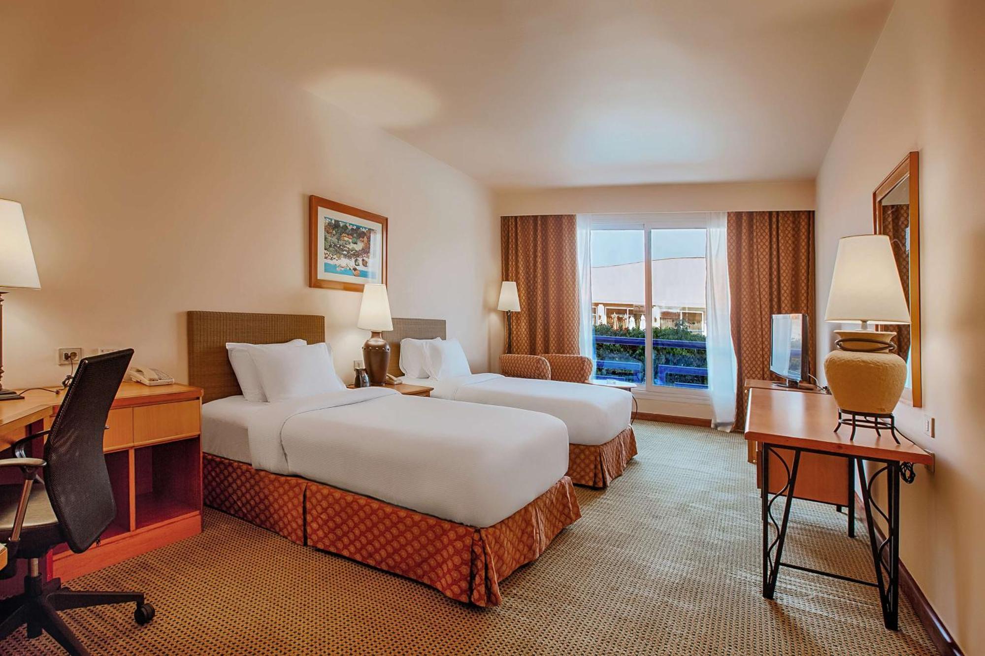 Hilton Plaza Alexandria