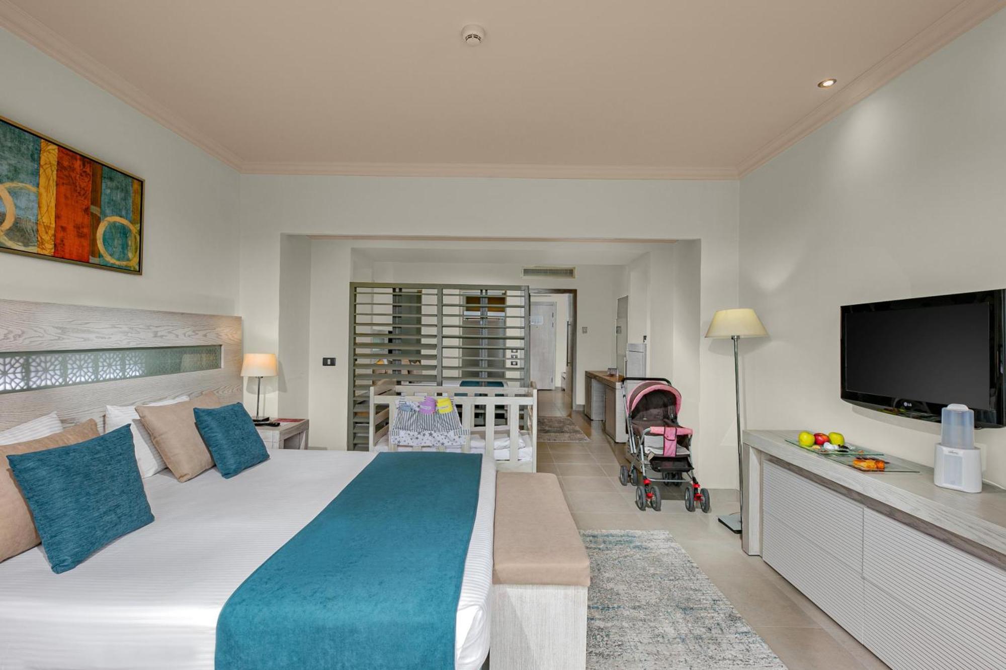 Movenpick Waterpark & 5* Soma Bay