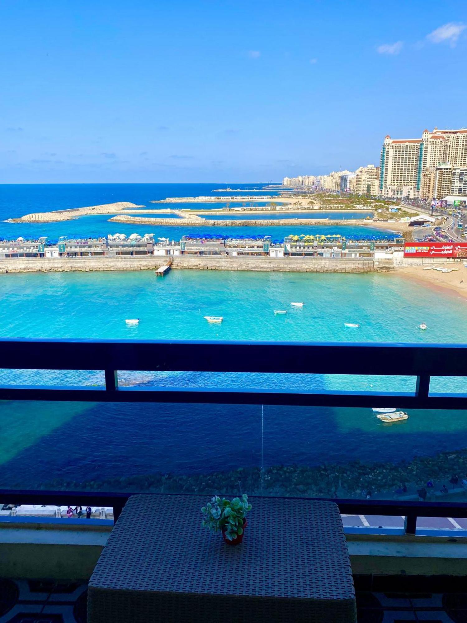 Luxury Gleem 3 Direct Sea View Apartment *