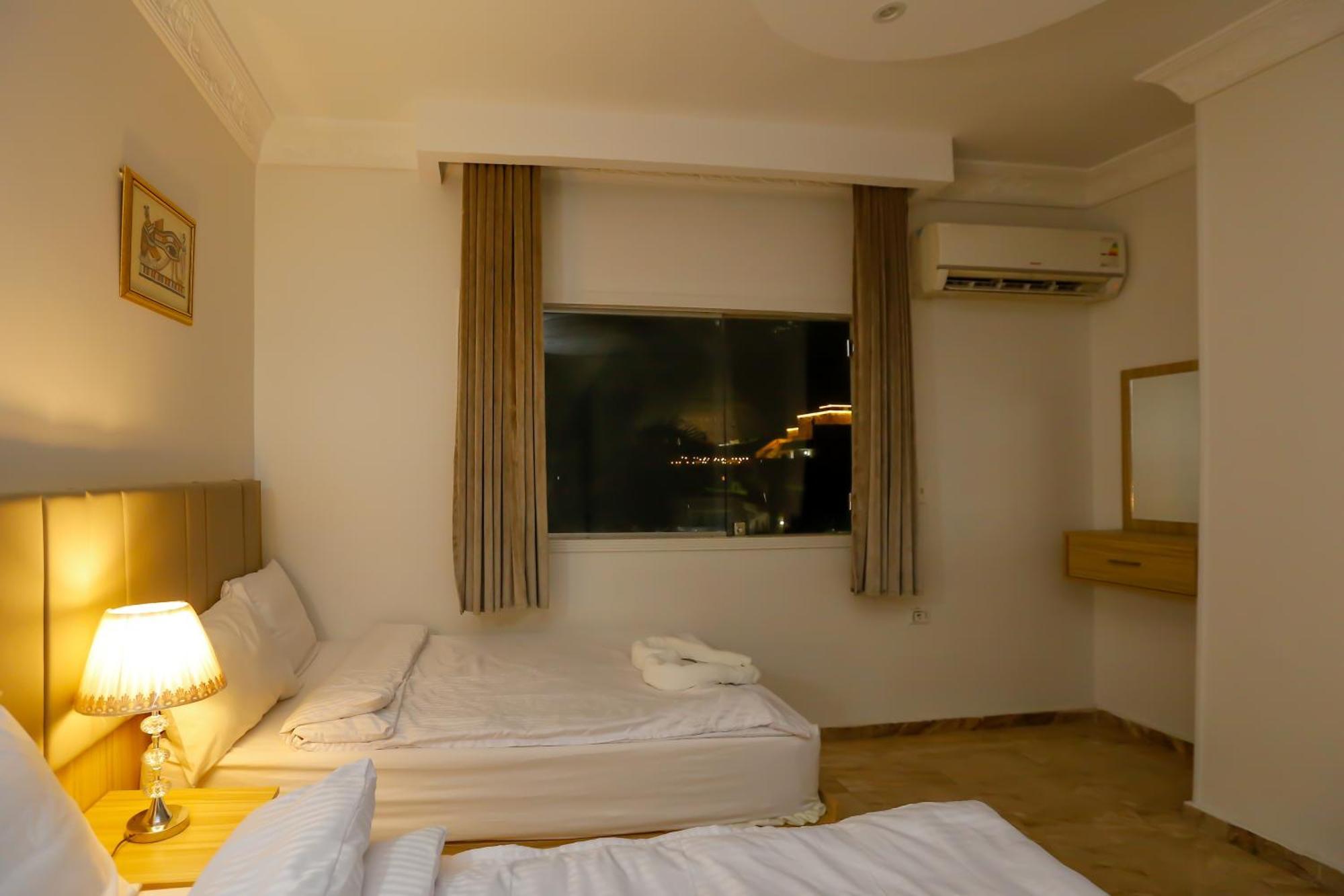 Makadi Pyramids View Hostel