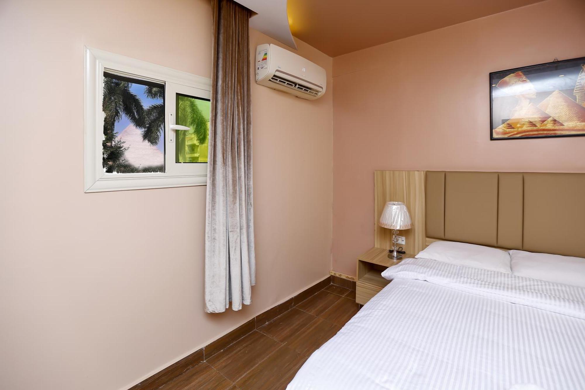 Hostel Makadi Pyramids View