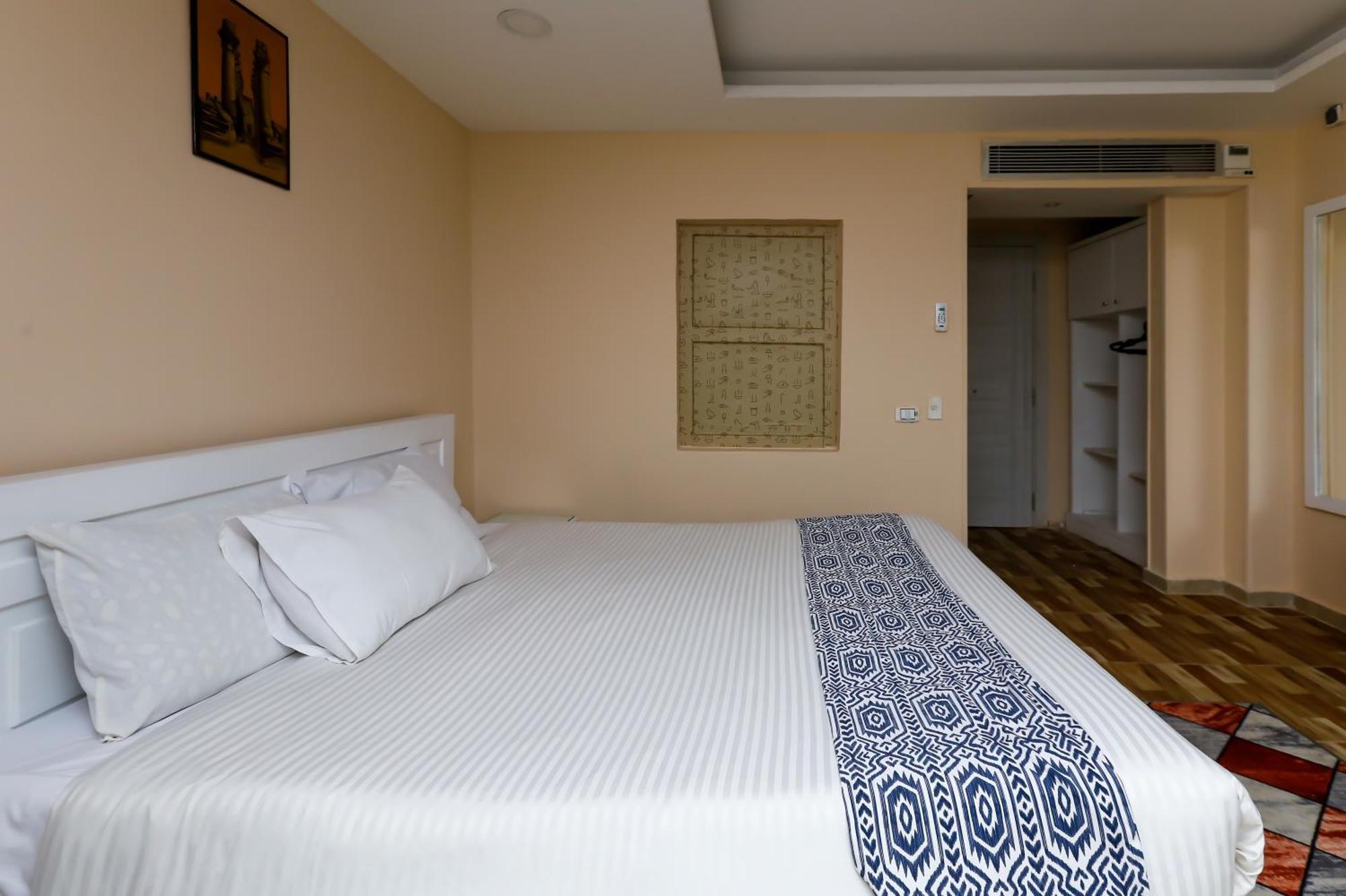 Hotel Turquoise Pyramids & Grand Egyptian Museum View Kafret el-Gabal
