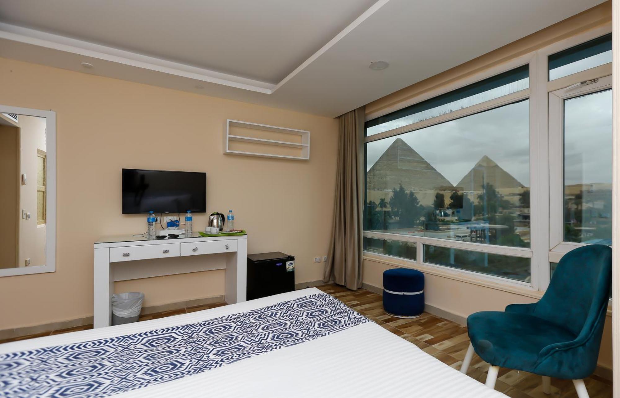 Turquoise Pyramids & Grand Egyptian Museum View 4*