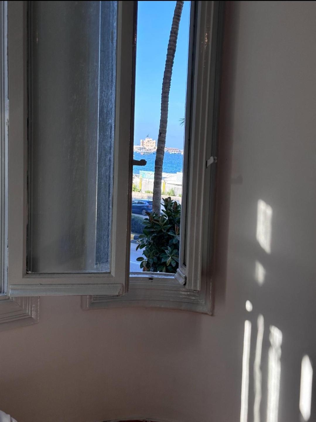 Private At Shared Apartment, Only Men And Sorry Ladies Not Allowed 仅限男士 * Alexandria
