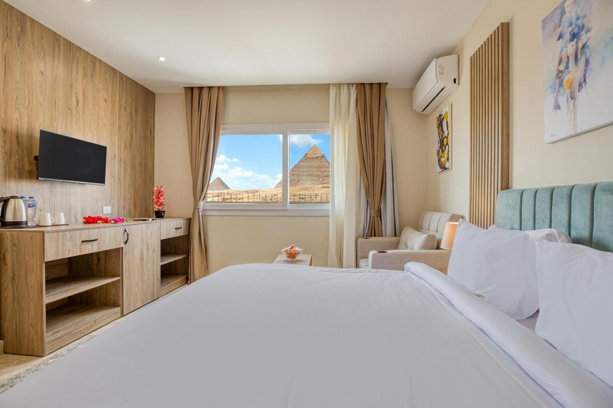 Soul Pyramids View Hotel *