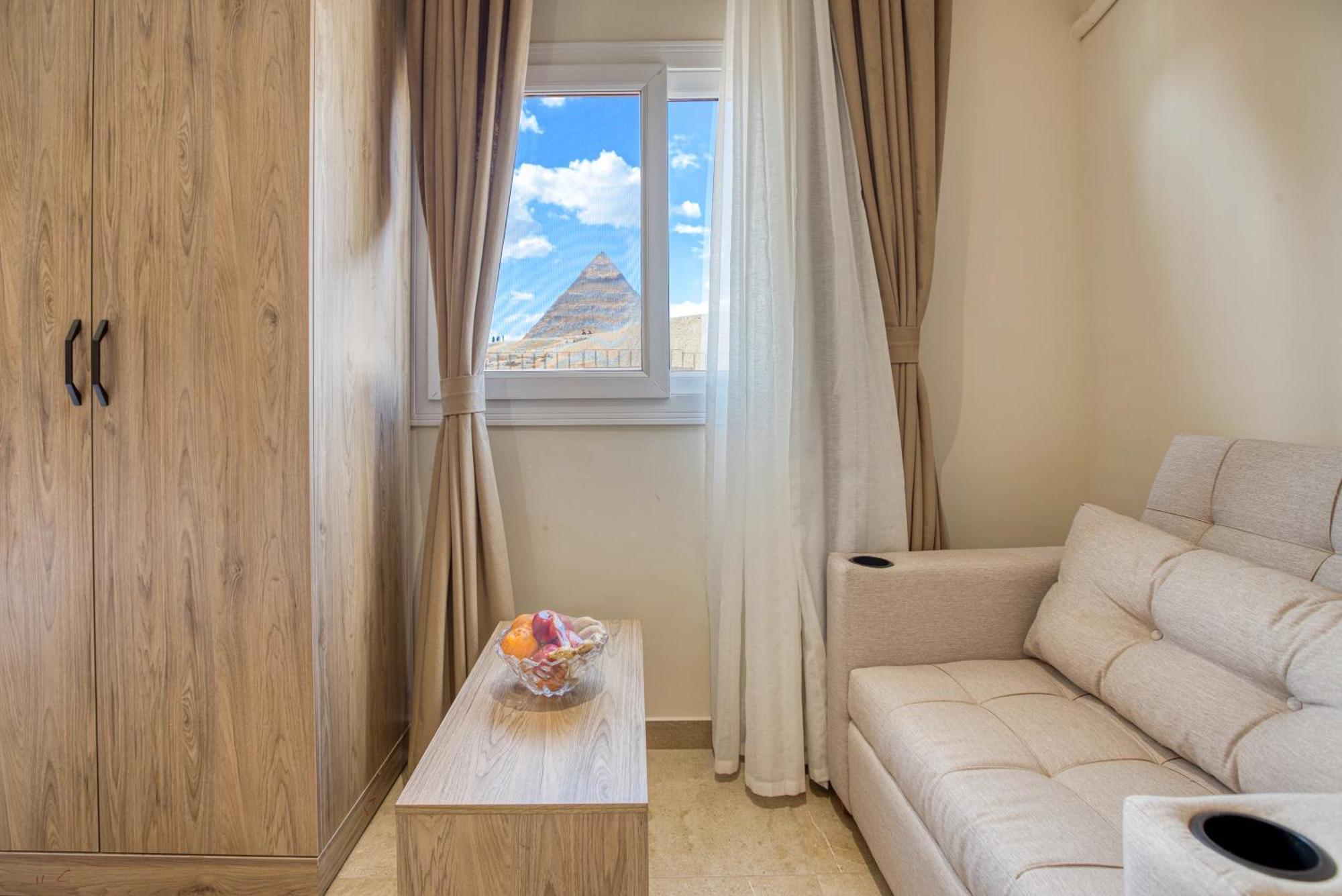 Hotel Soul Pyramids View