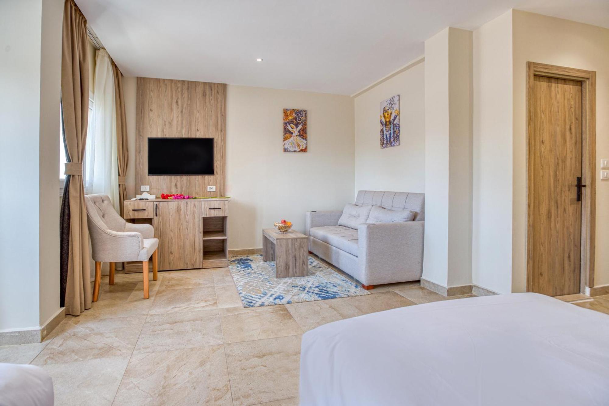 Soul Pyramids View Hotel Kafrat al Jabal
