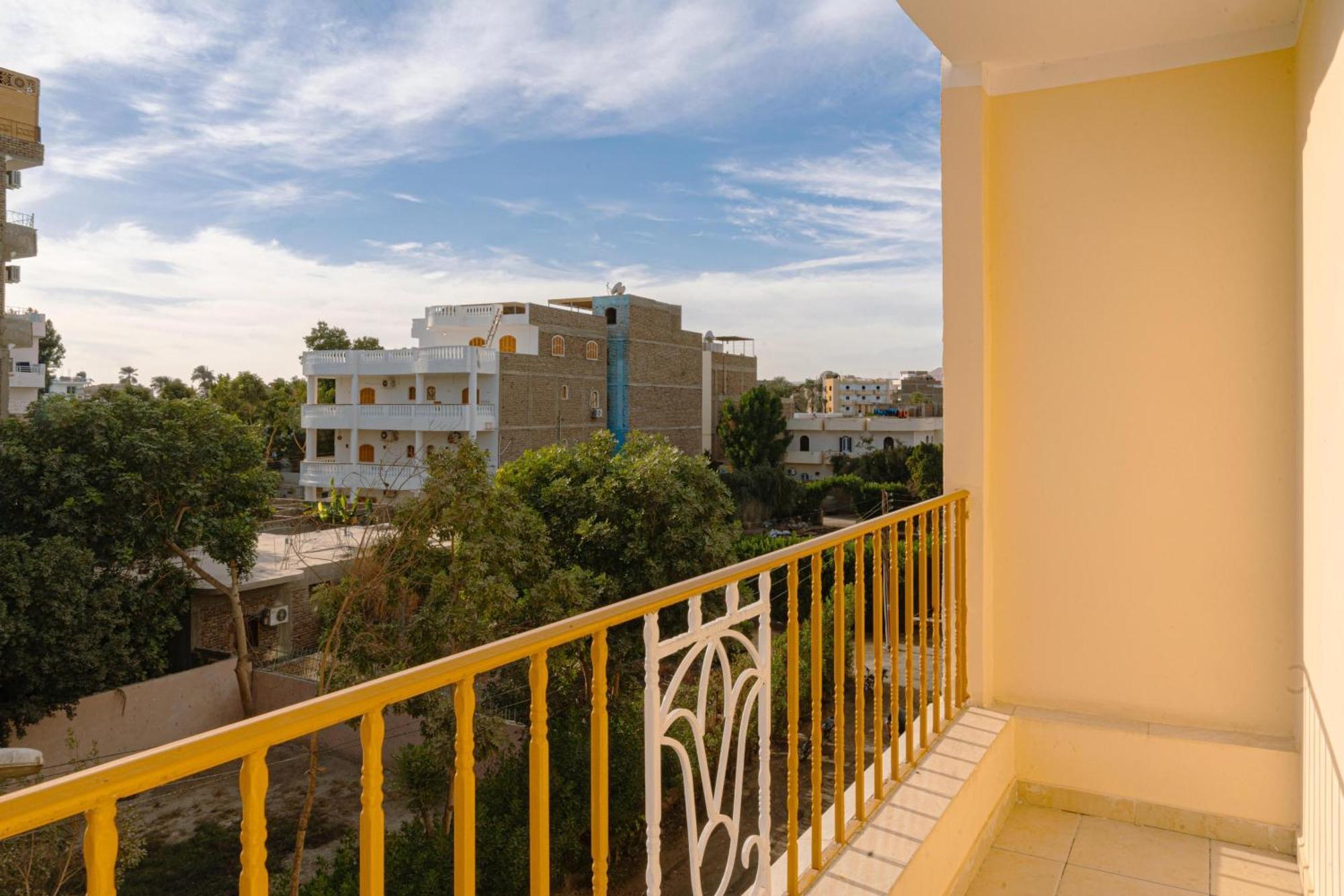 Spring Hotel Luxor