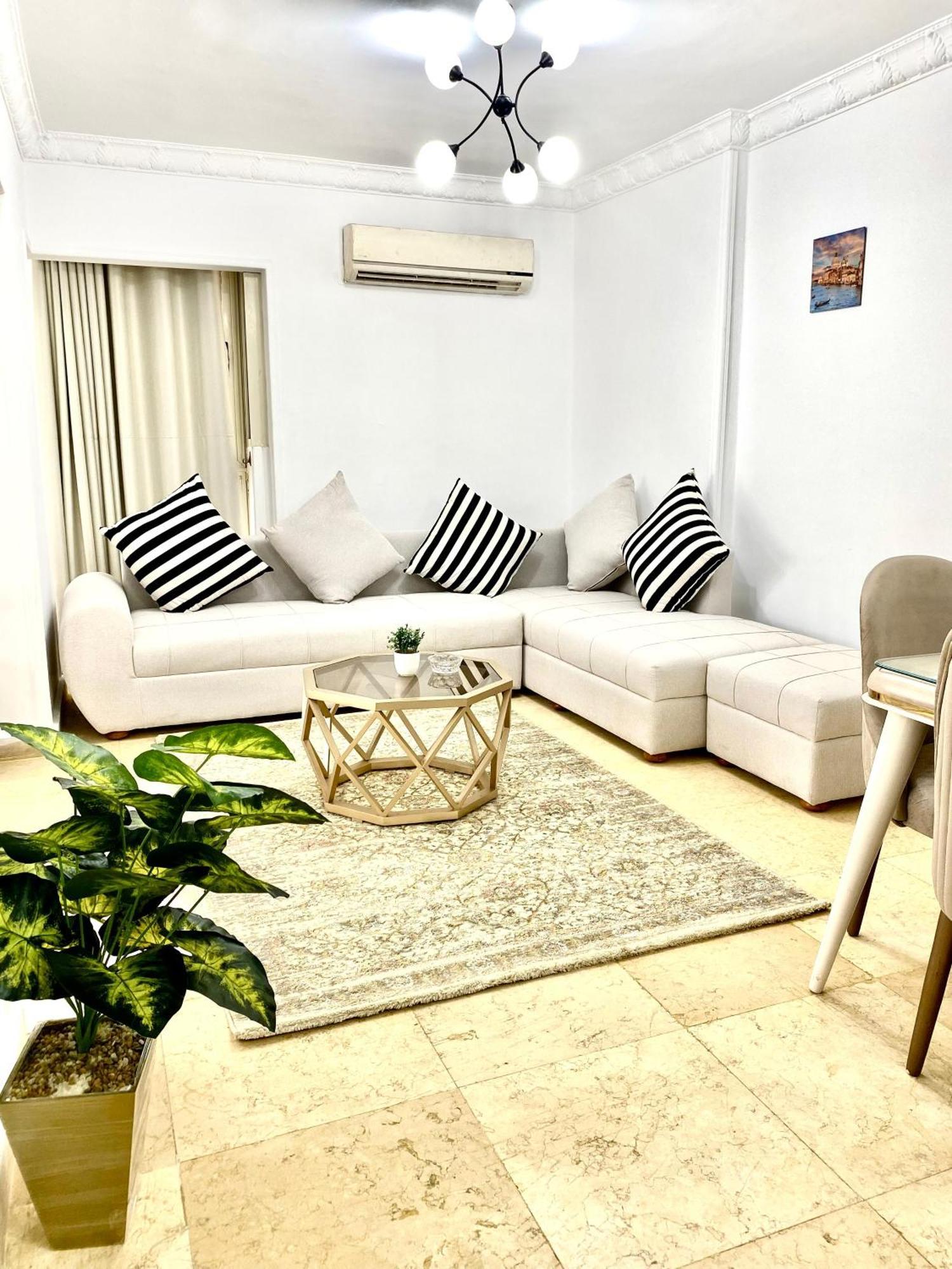 Daire Luxury Stanley Direct Sea View *