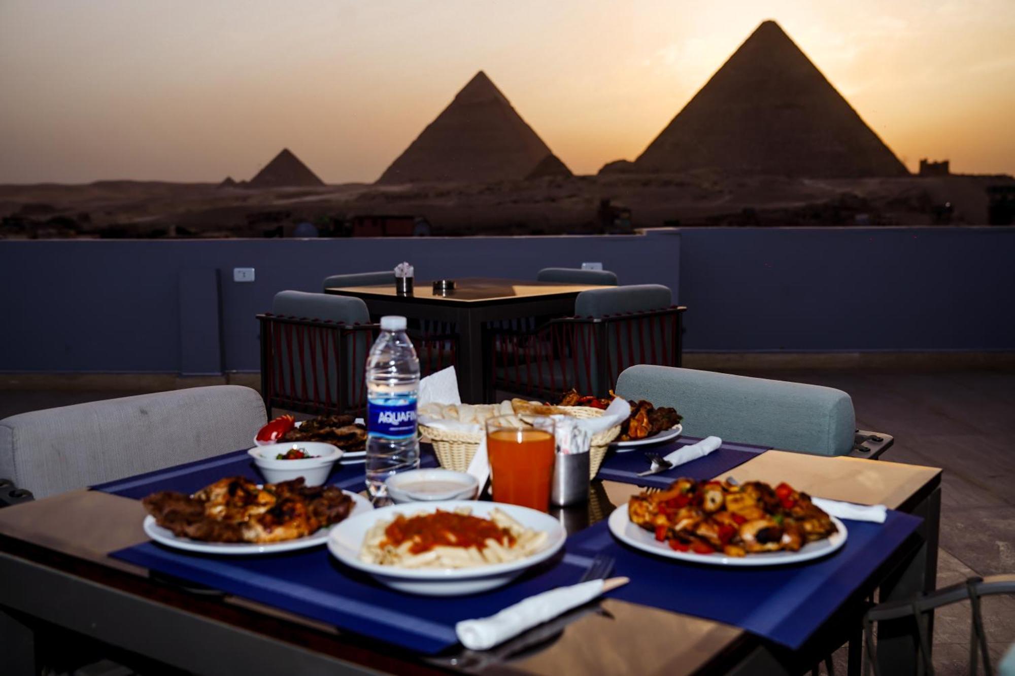 Pyramids Otel 4*