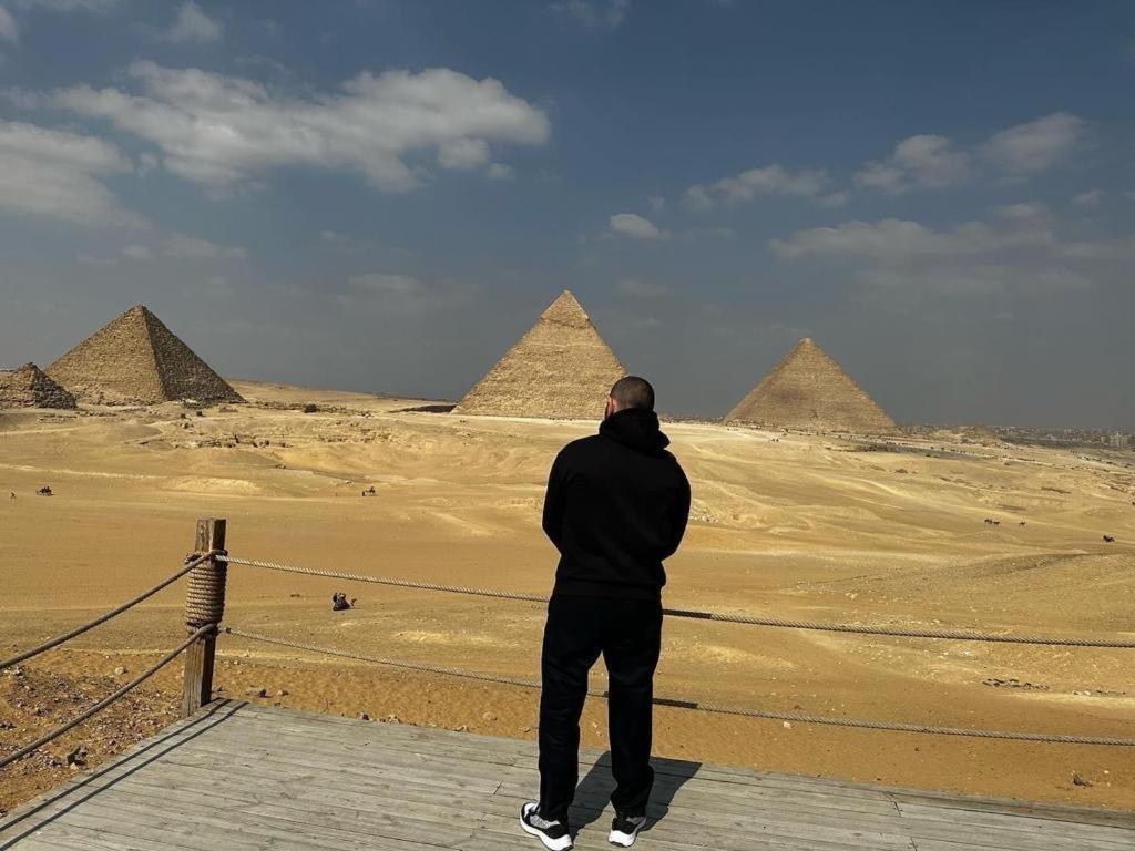 Pyramids Express View Hotel