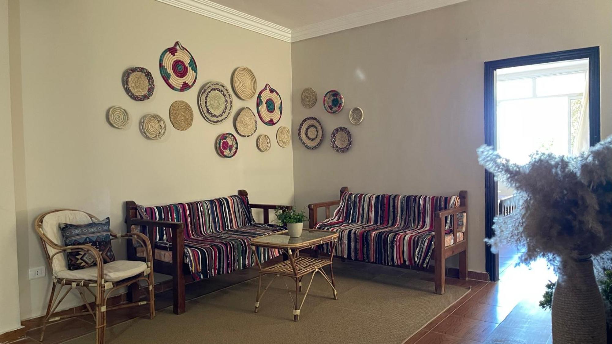 La Casa Budget