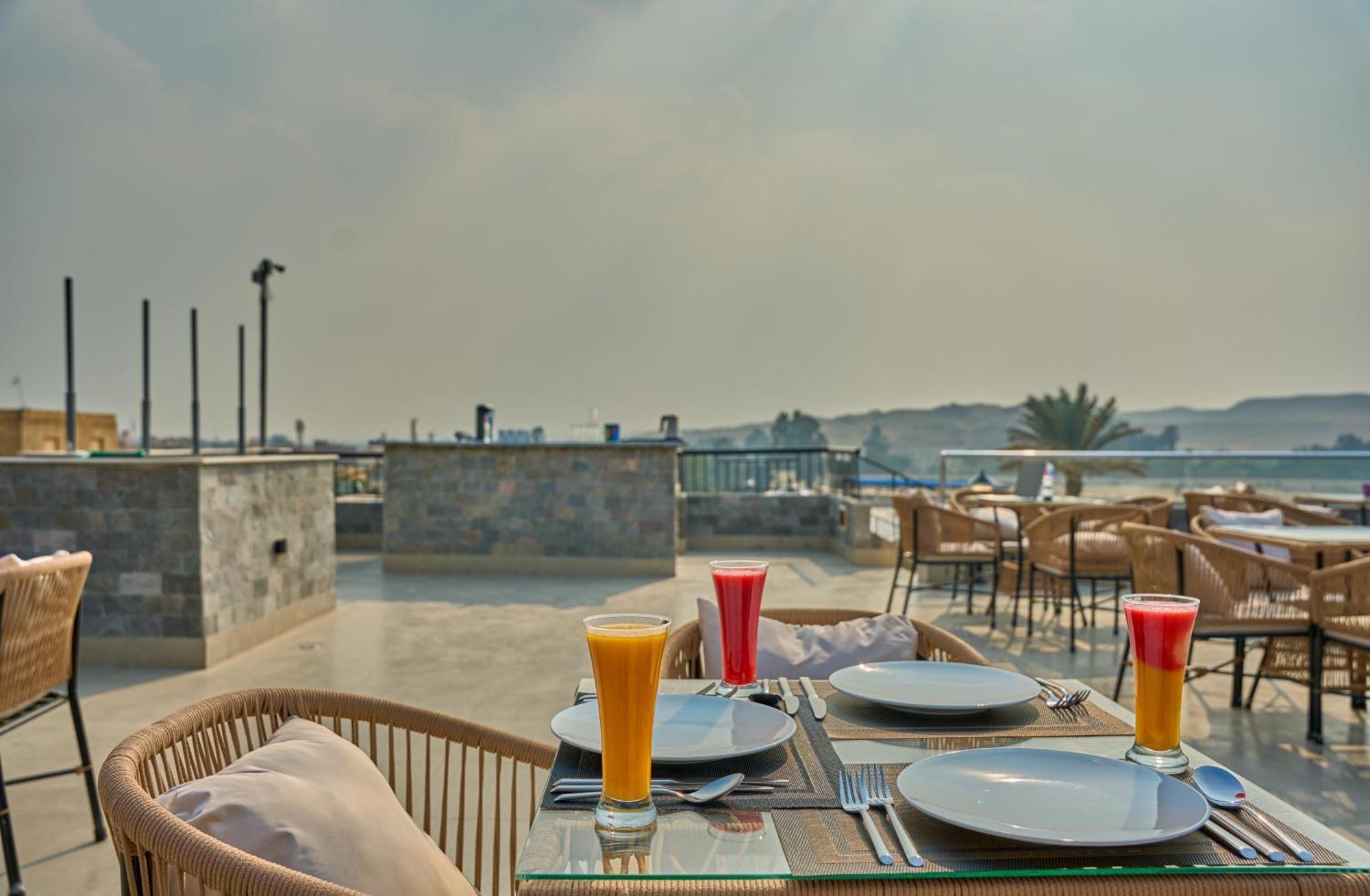 Hotel Soul Pyramids View *