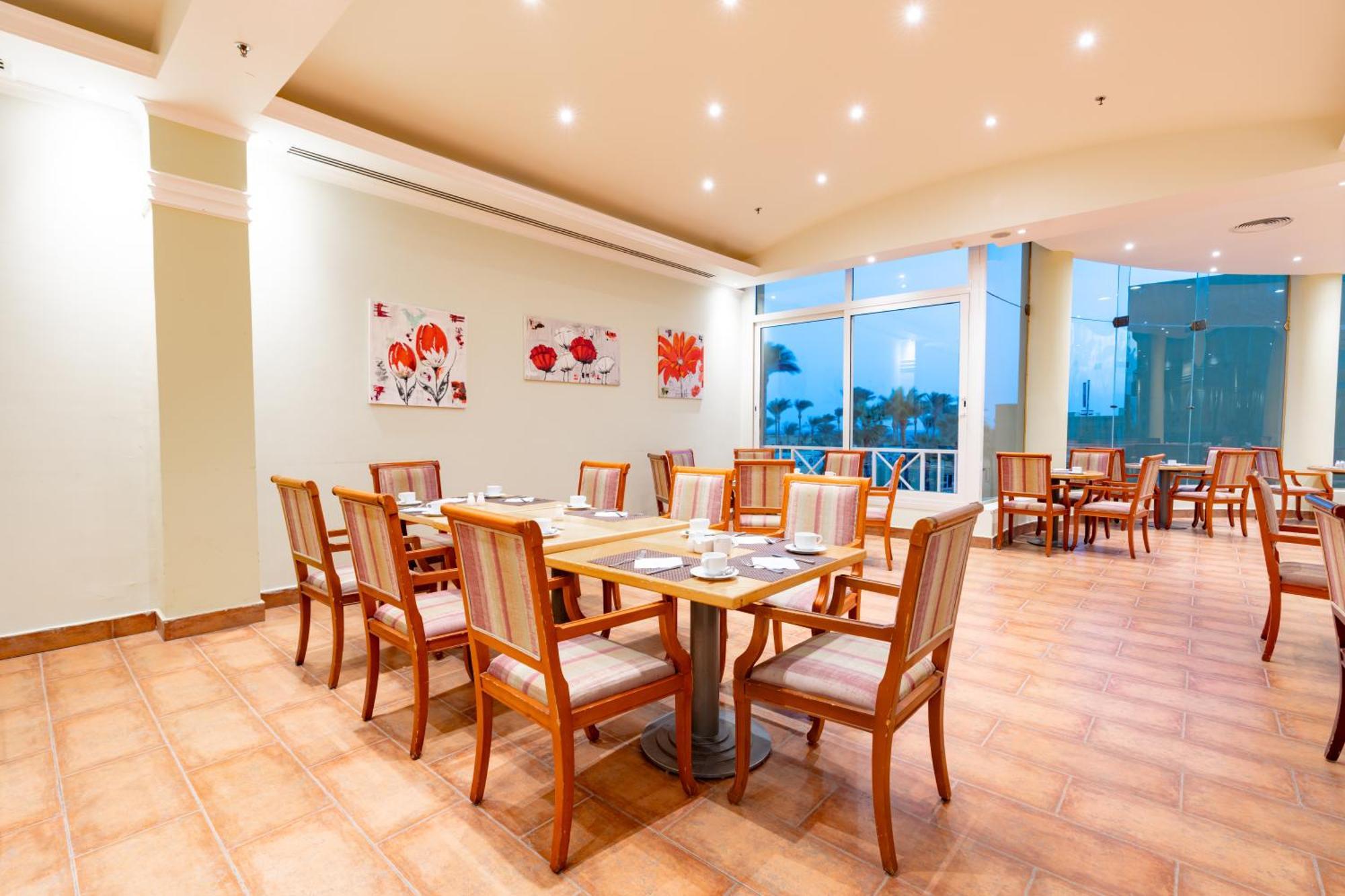 Resort Palm Families And Couples Only 4*