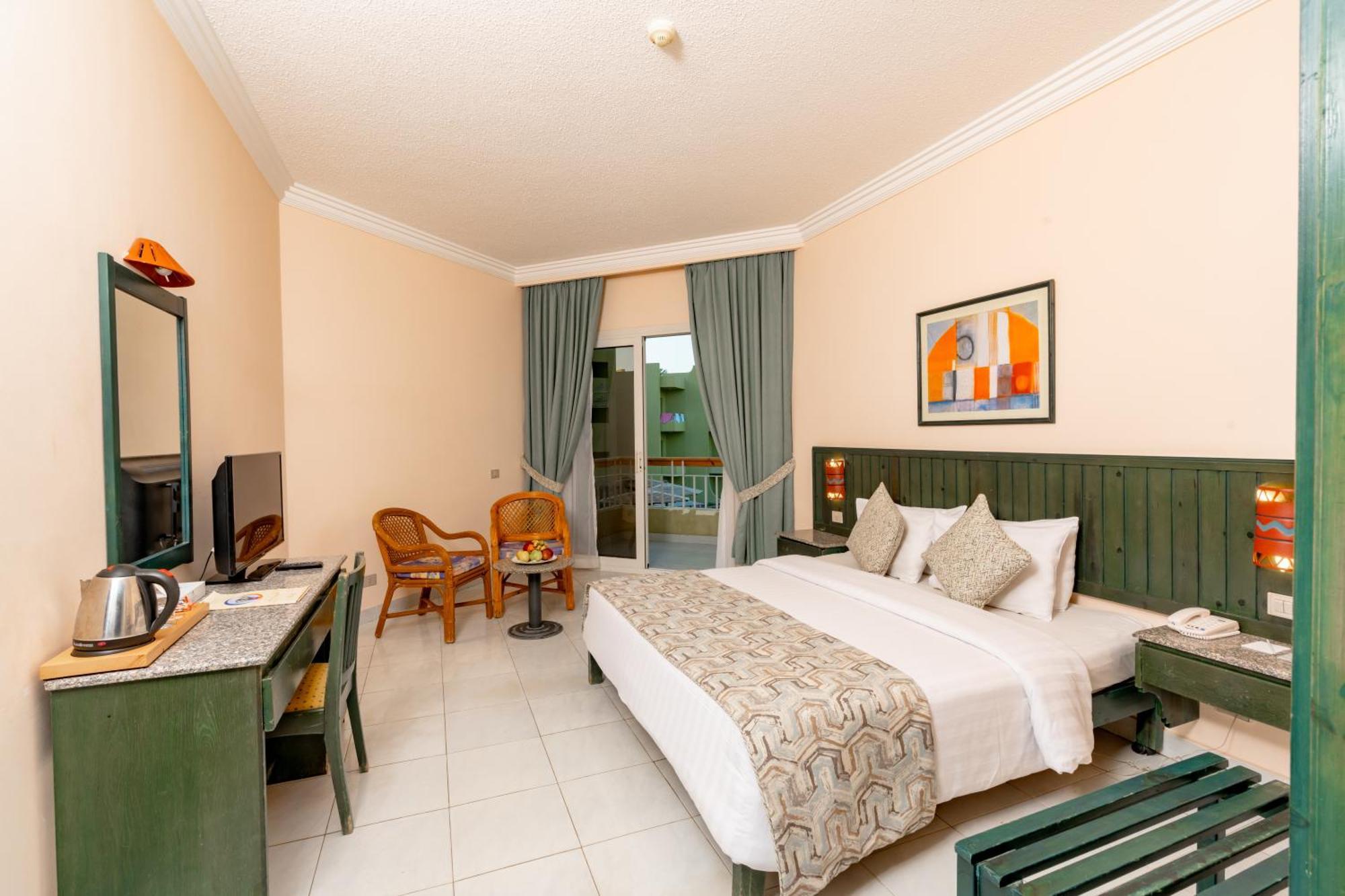 Resort Palm Families And Couples Only 4*