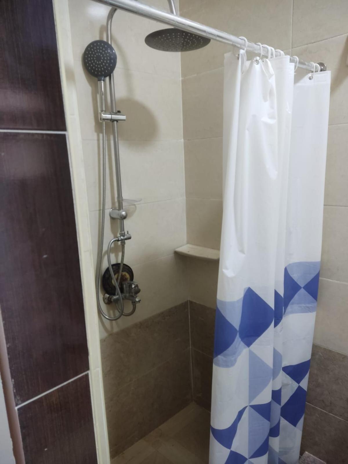 Apartment 3 *