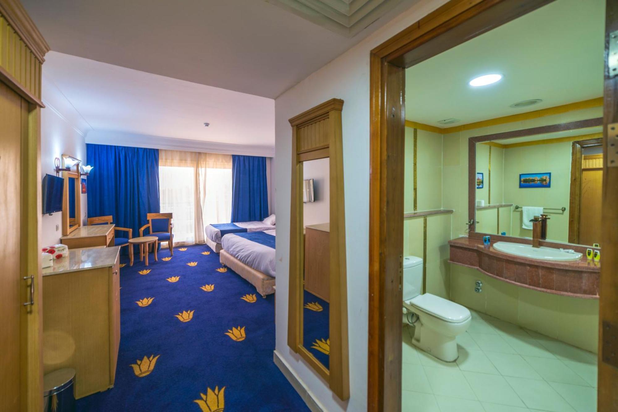 Regency Pyramids Hotel