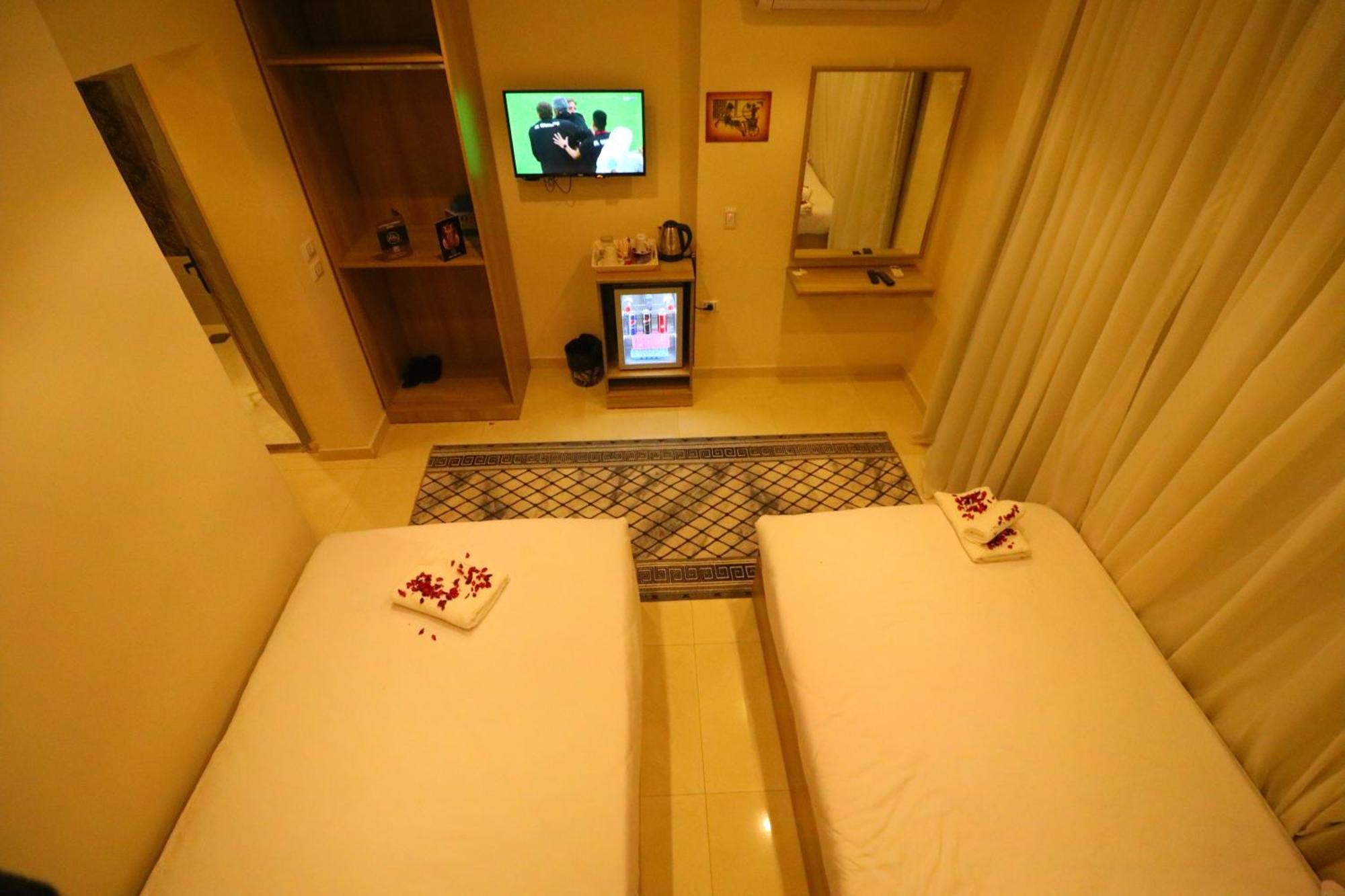 Pyramids 3* Kafrat al Jabal
