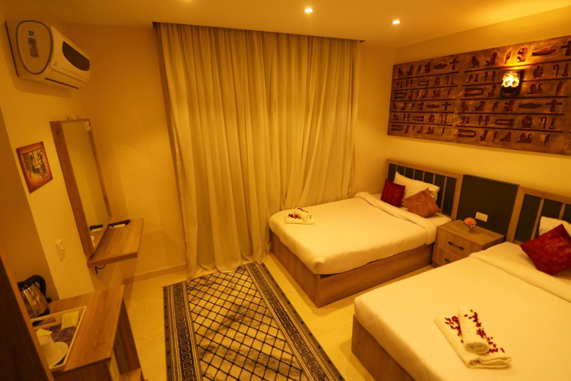 Pyramids Inn Kafrat al Jabal