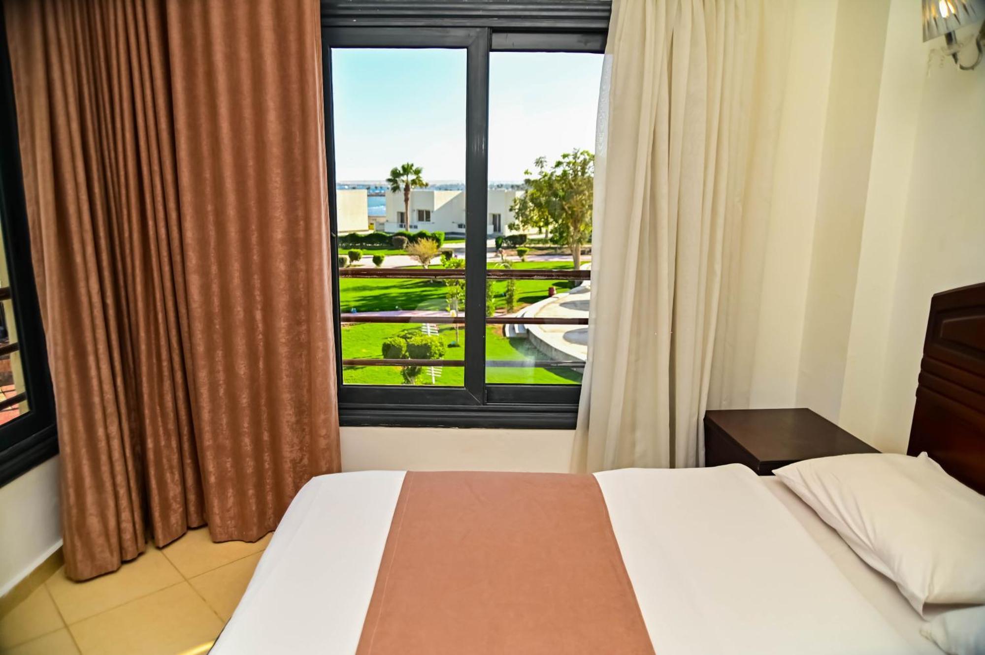 New Eagles Aqua Park Resort 4*