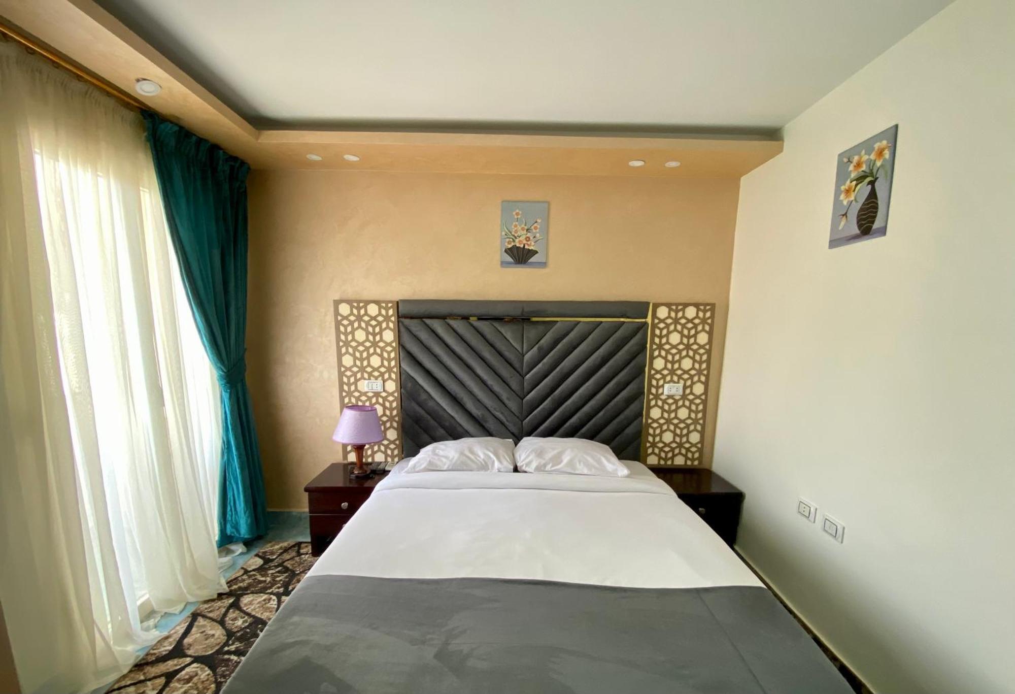 Golden Pyramids 3* Kafret el-Gabal