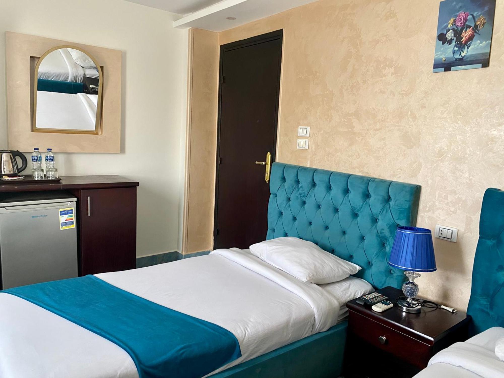 Golden Pyramids Hotel 3*