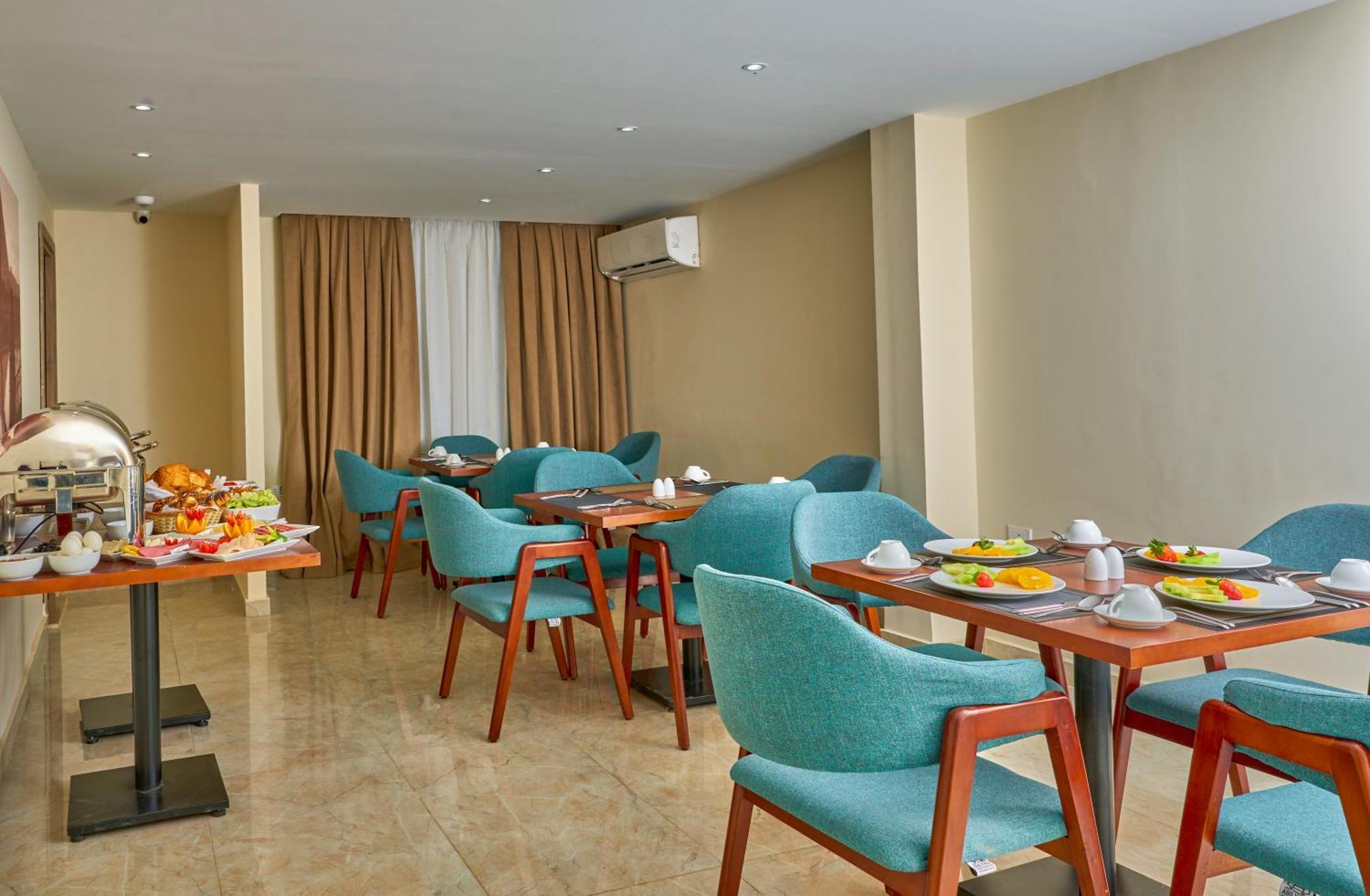 Soul Pyramids View Hotel *