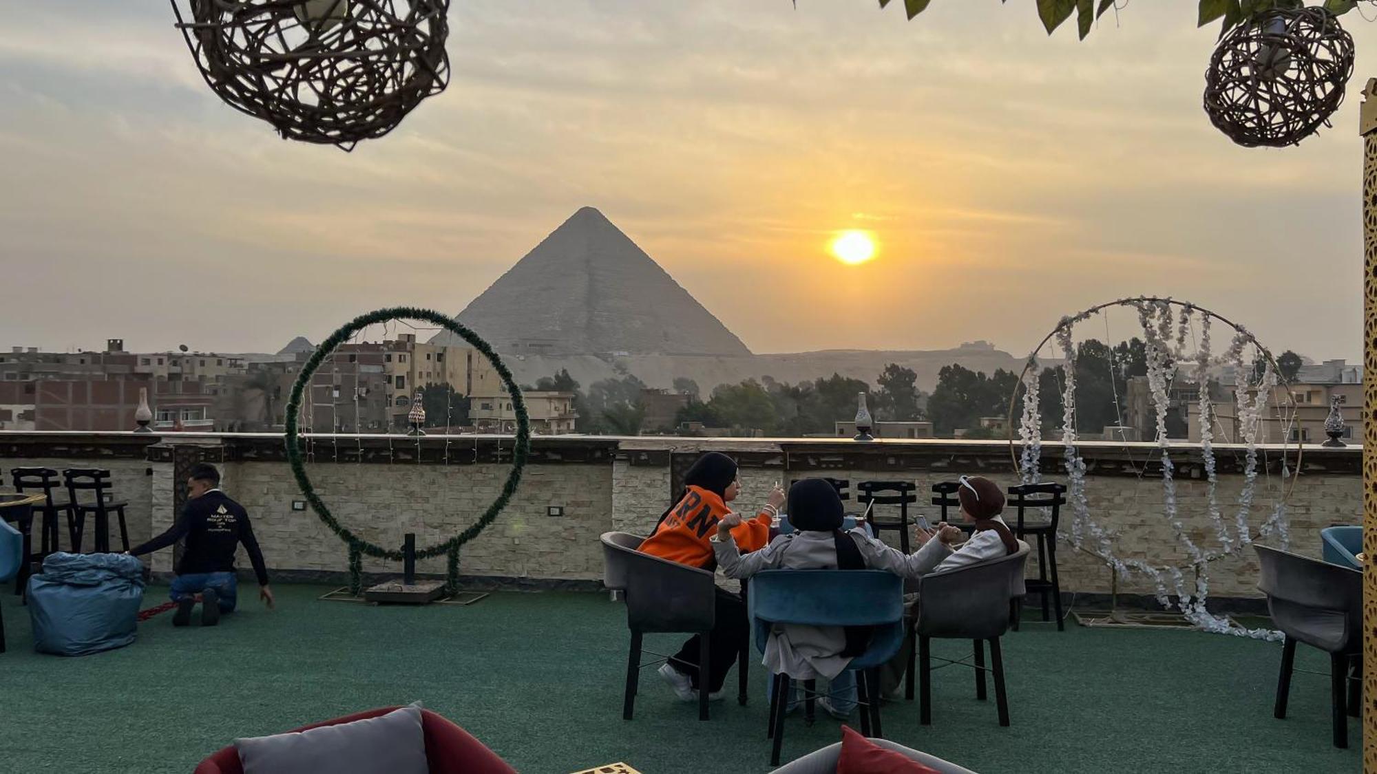 Master Pyramids *