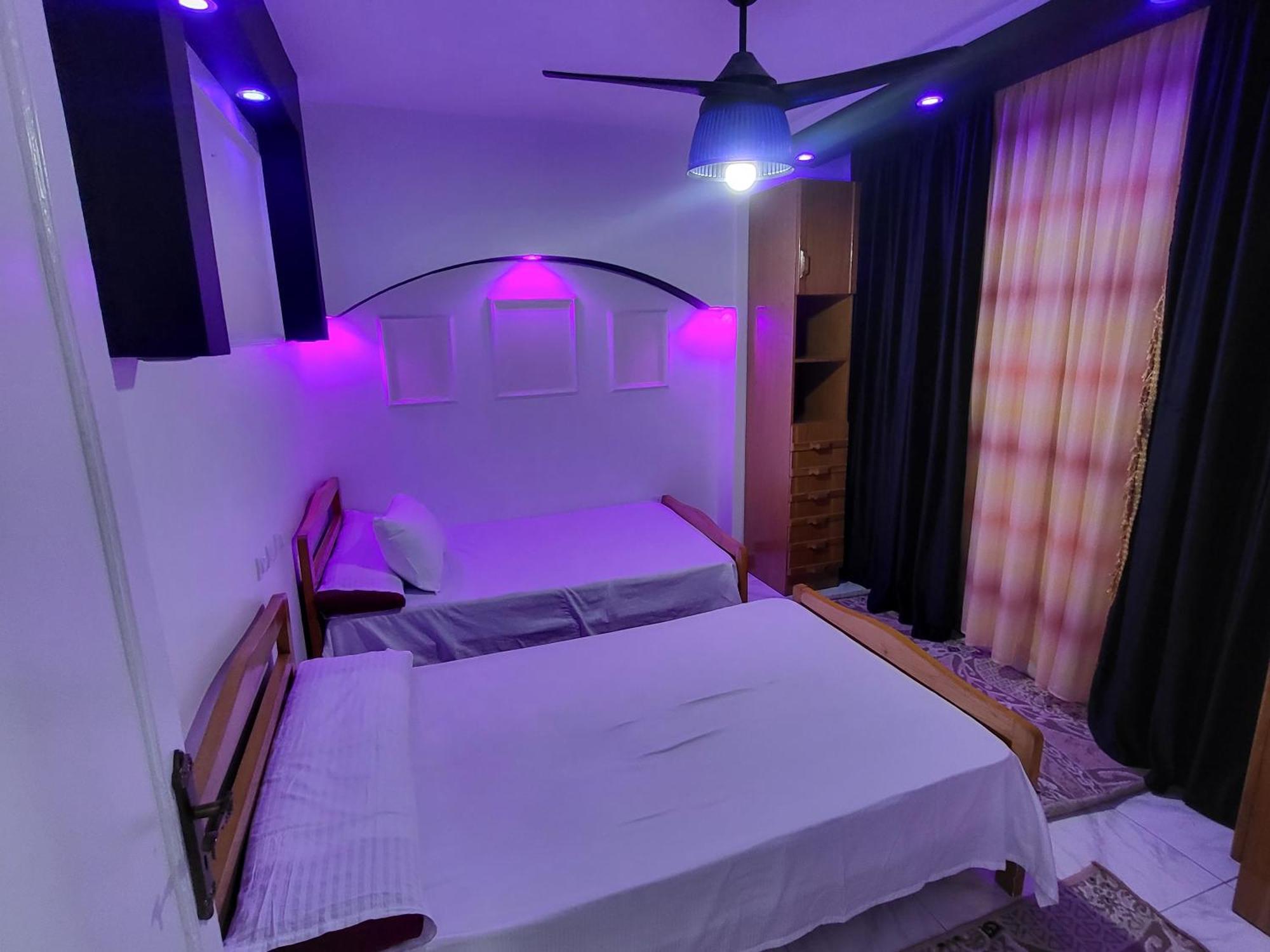 شقه فى ميامى بالاسكندريه مطله على البحر Apartment