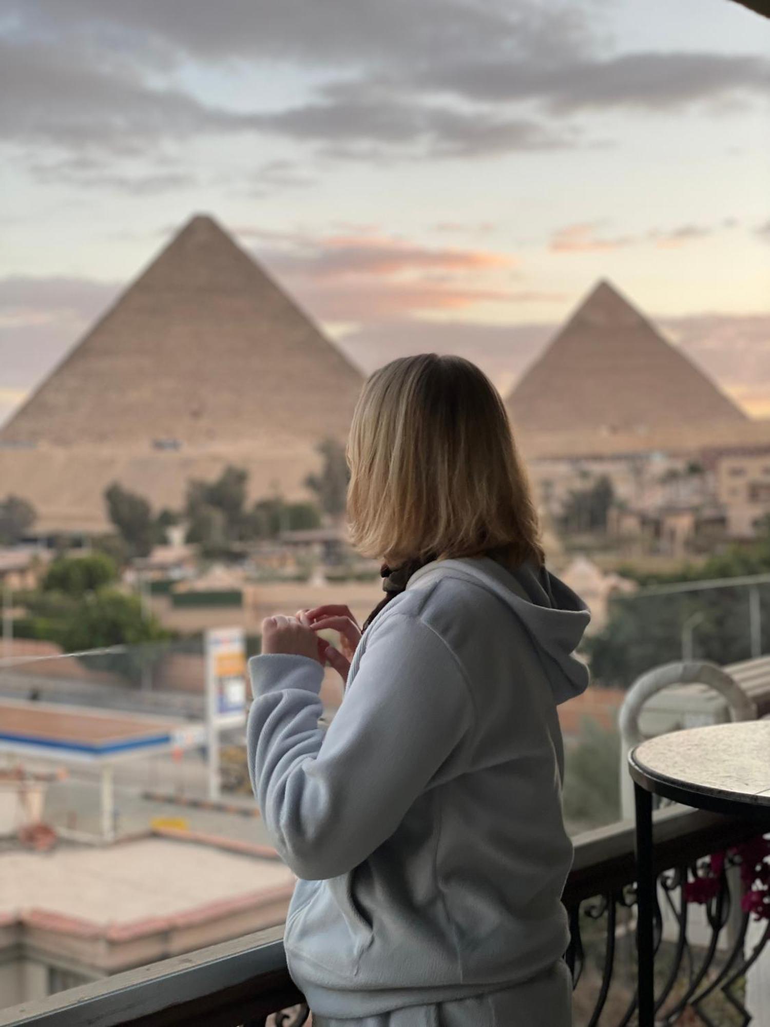 Pensiune Unique Pyramids View *