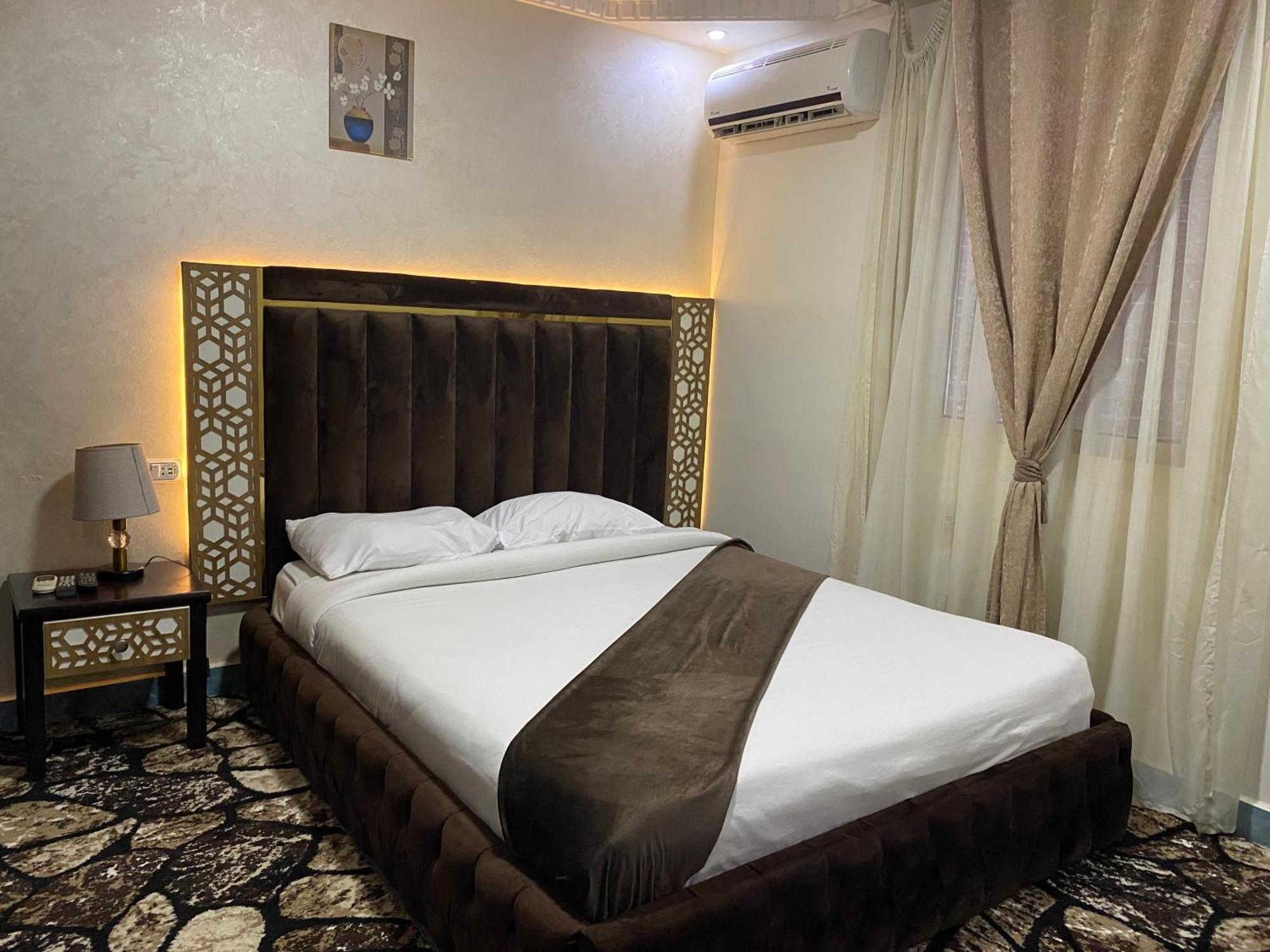 Hotel Golden Pyramids Kafret el-Gabal