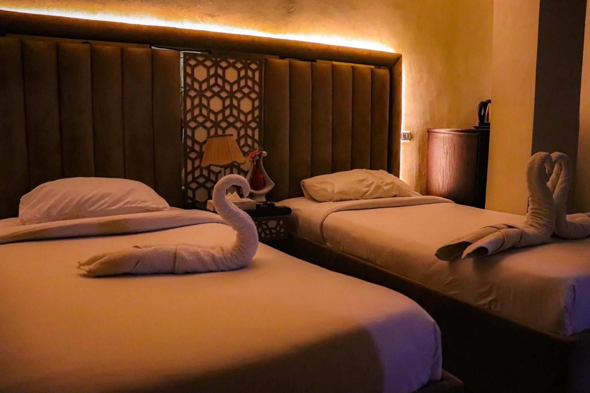 Hotel Golden Pyramids
